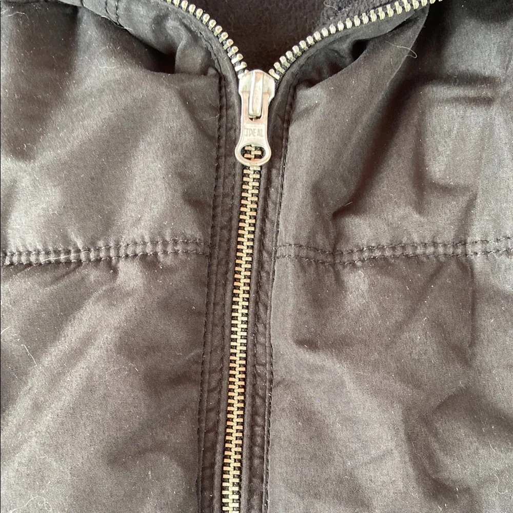 Black Puffer Vest - Picture 2 of 4